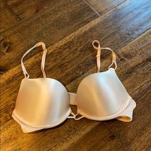 Victoria’s Secret Bombshell nude bra 32A